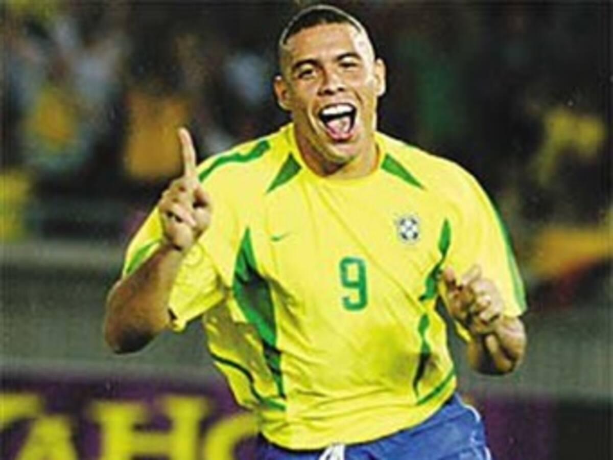 Ronaldo defiende la celebración de la Copa 2014 en Brasil pese a protestas