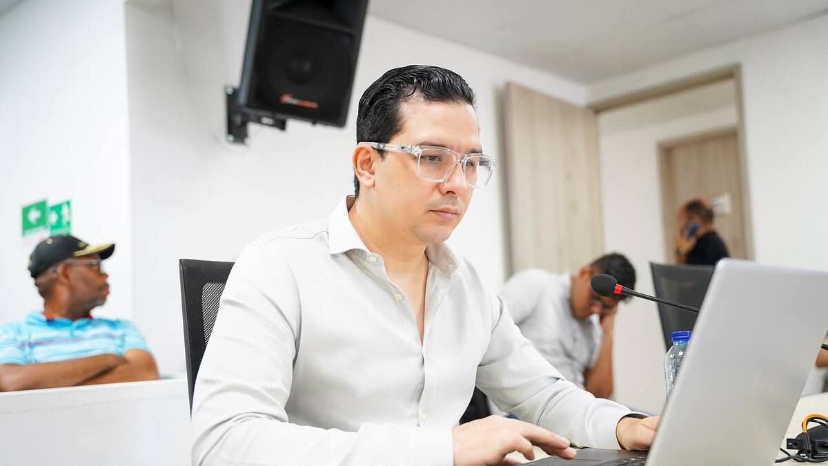 Cambios en reglamento interno de la asamblea buscan fortalecer control político: Zaith Adechine