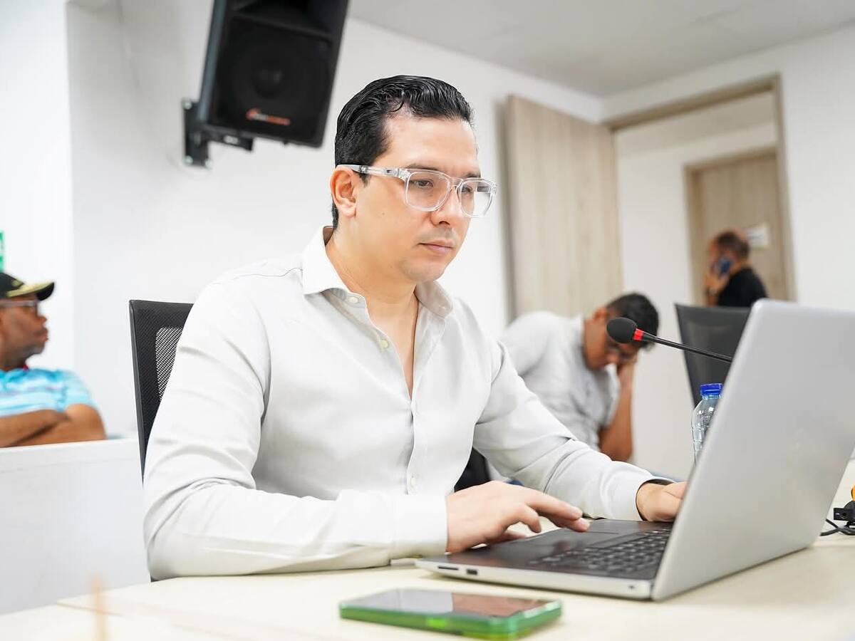 Cambios en reglamento interno de la asamblea buscan fortalecer control político: Zaith Adechine