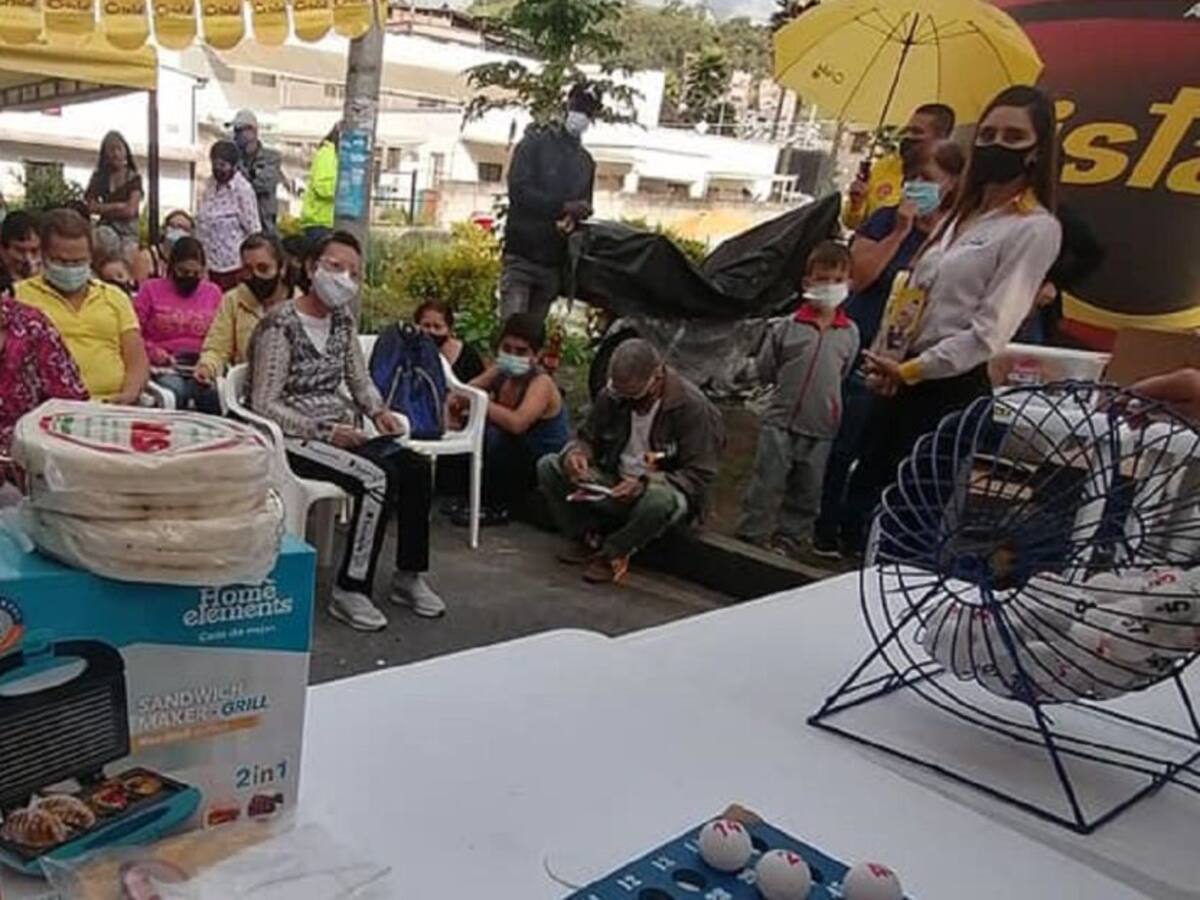 Fenalco Caldas rinde homenaje a los tenderos en su mes