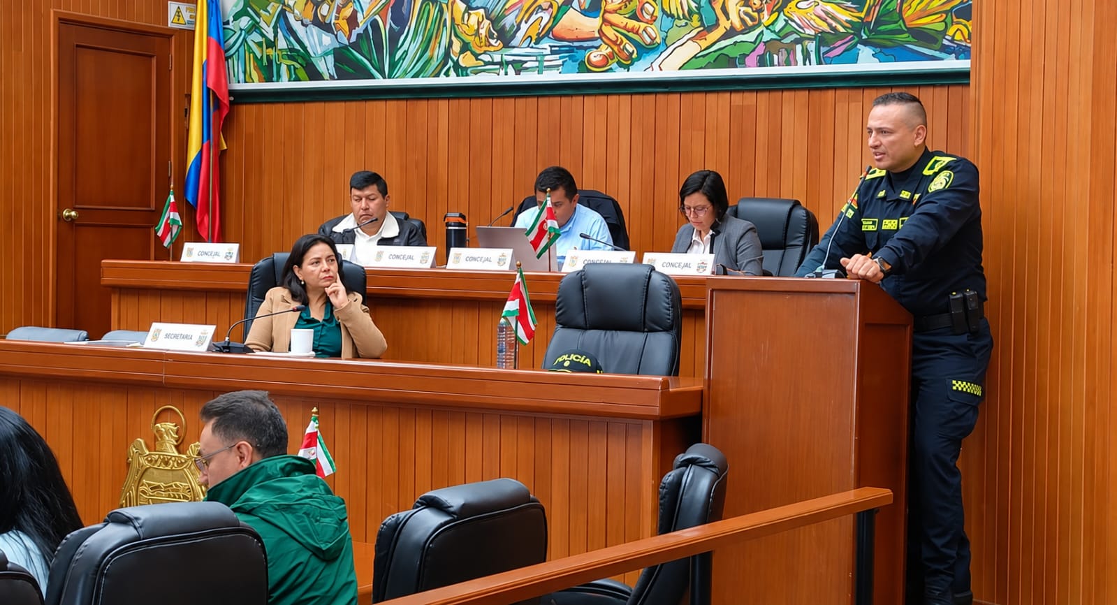 El coronel James Evelio Totena Girón, comandante del Departamento de Policía de Boyacá, hizo el balance de delitos en la Asamblea de Boyacá / Foto: Caracol Radio.