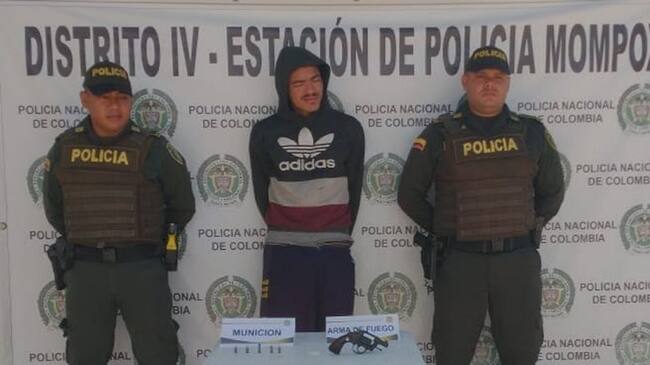 Este hombre presenta tres anotaciones por porte de estupefacientes, una por receptación y porte ilegal de armas de fuego