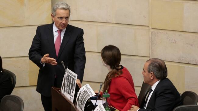 En la foto: El Senador Alvaro Uribe Vélez.