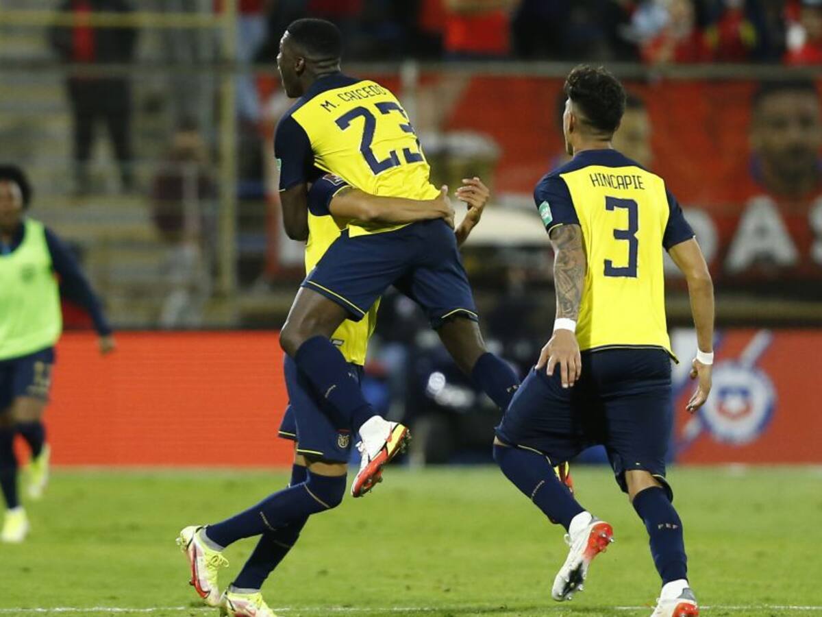 Consuelo pobre: Ecuador le ganó a Chile y Colombia sigue vivo para Mundial