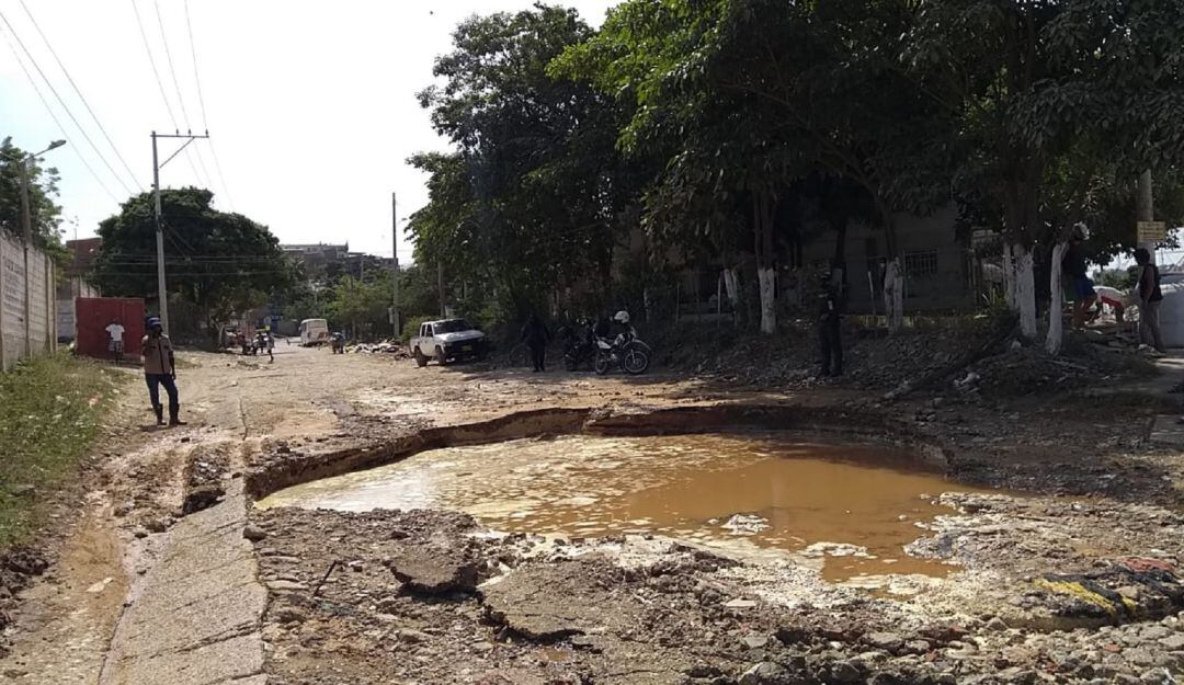 Lugar donde ocurrió el daño de la tubería de agua cruda en el 20 de Julio