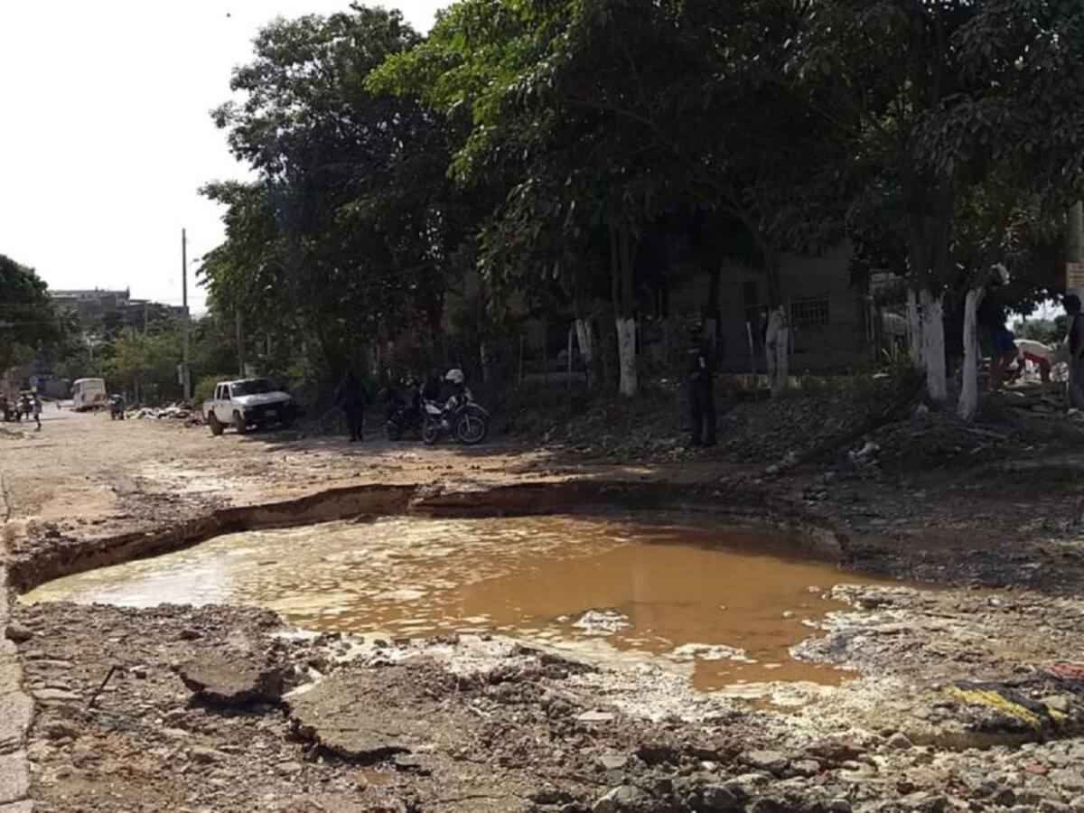 Daño de tubería en el barrio 20 de Julio deja sin agua al 50% de Cartagena