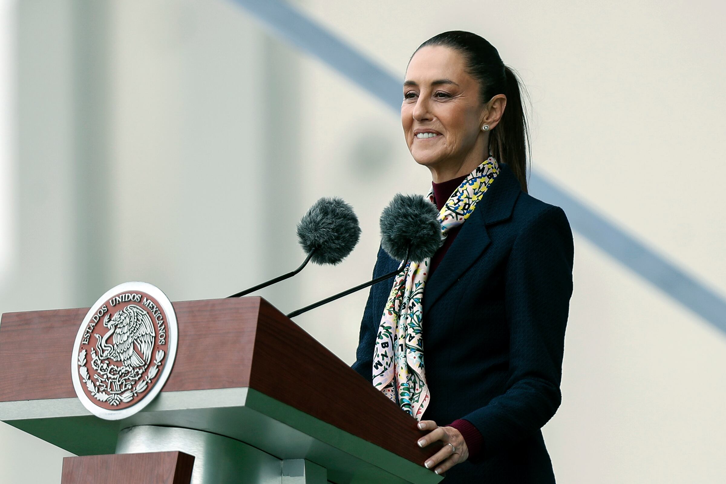 MEX8522. CIUDAD DE MÉXICO (MÉXICO), 12/09/2024.- La presidenta electa de México, Claudia Sheinbaum, habla el 10 de septiembre de 2024, durante un acto protocolario en la Ciudad de México (México). La incertidumbre jurídica y económica, en particular para inversionistas internacionales y la relación comercial con Estados Unidos, que ha desatado la polémica reforma judicial aprobada esta semana en México definirá el comienzo y el primer año de la próxima presidencia de Claudia Sheinbaum. EFE/Isaac Esquivel