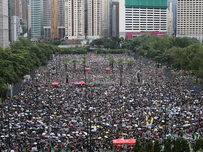 Con calma transcurrió desafiante manifestación en Hong Kong