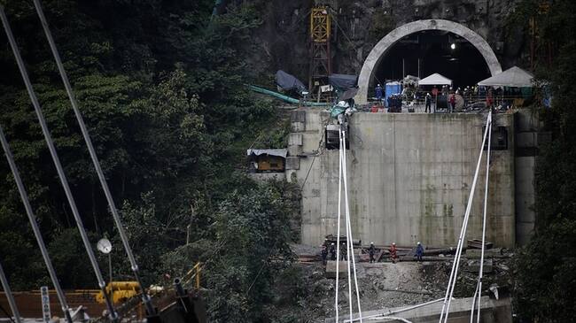 El accidente ocurrió en el sector conocido como Chirajara, una zona muy montañosa donde se construye la doble calzada de la carretera Bogotá-Villavicencio. Foto: Colprensa