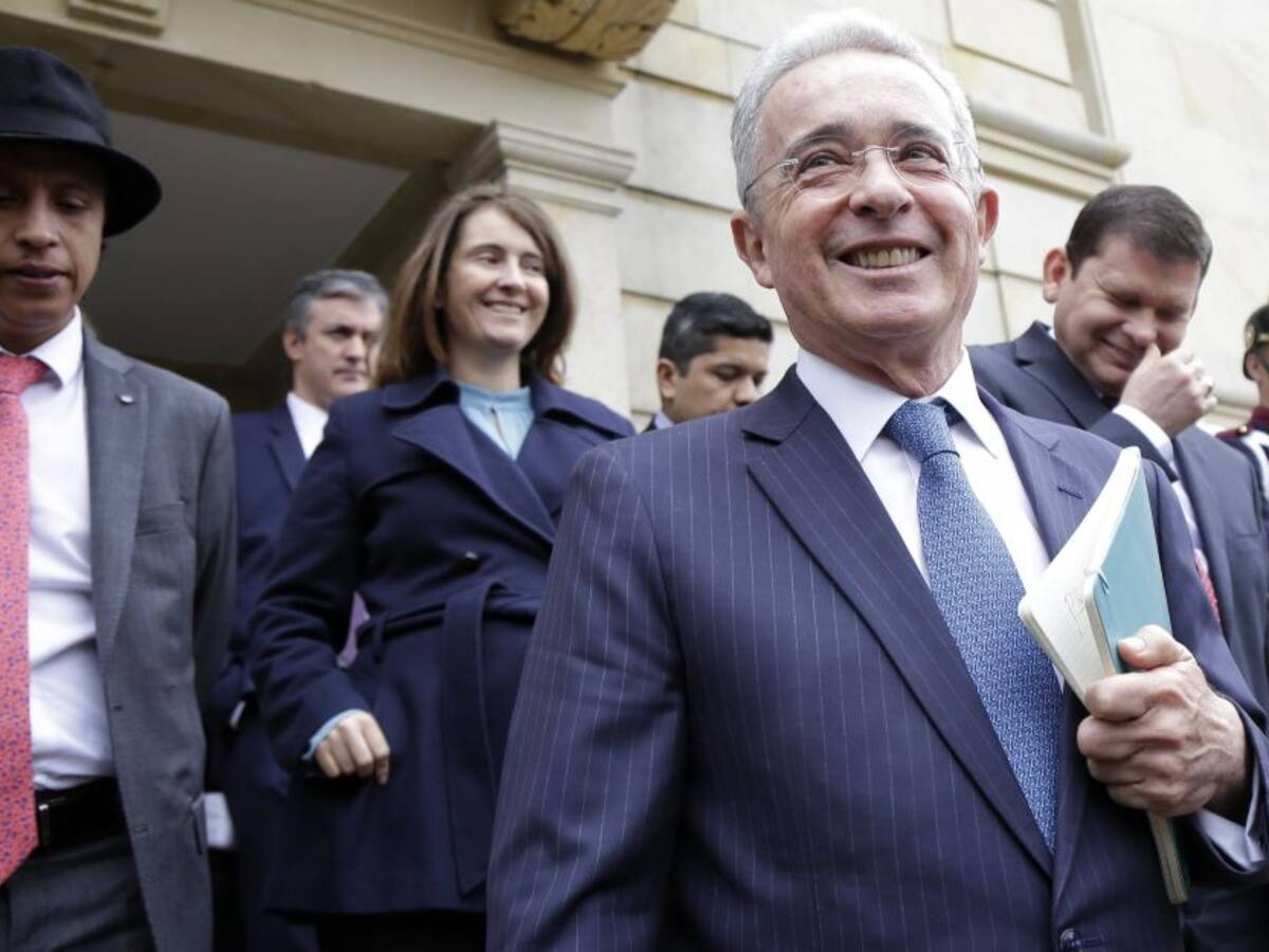Movimiento de Víctimas de Crímenes de Estado celebró medida contra Uribe