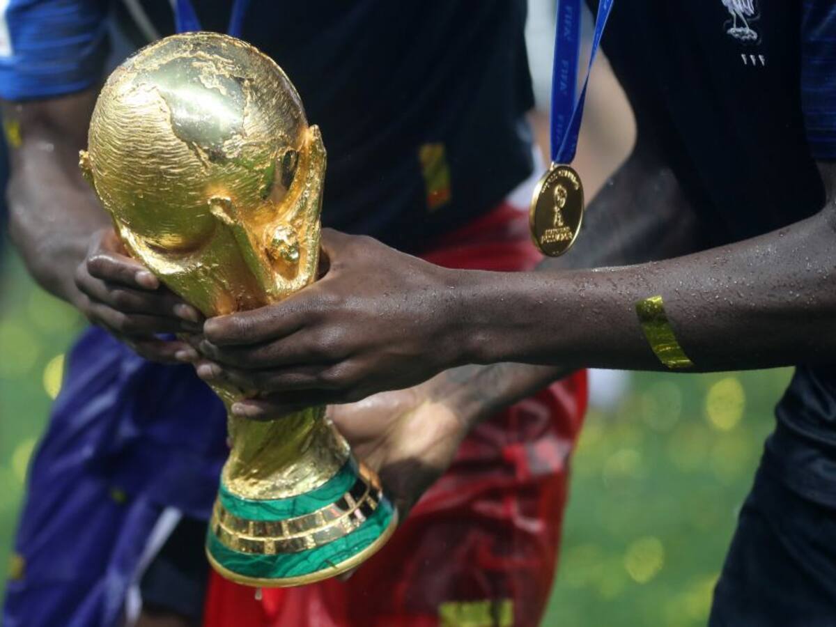 FIFA organiza cumbre para definir futuro de Mundial cada dos años