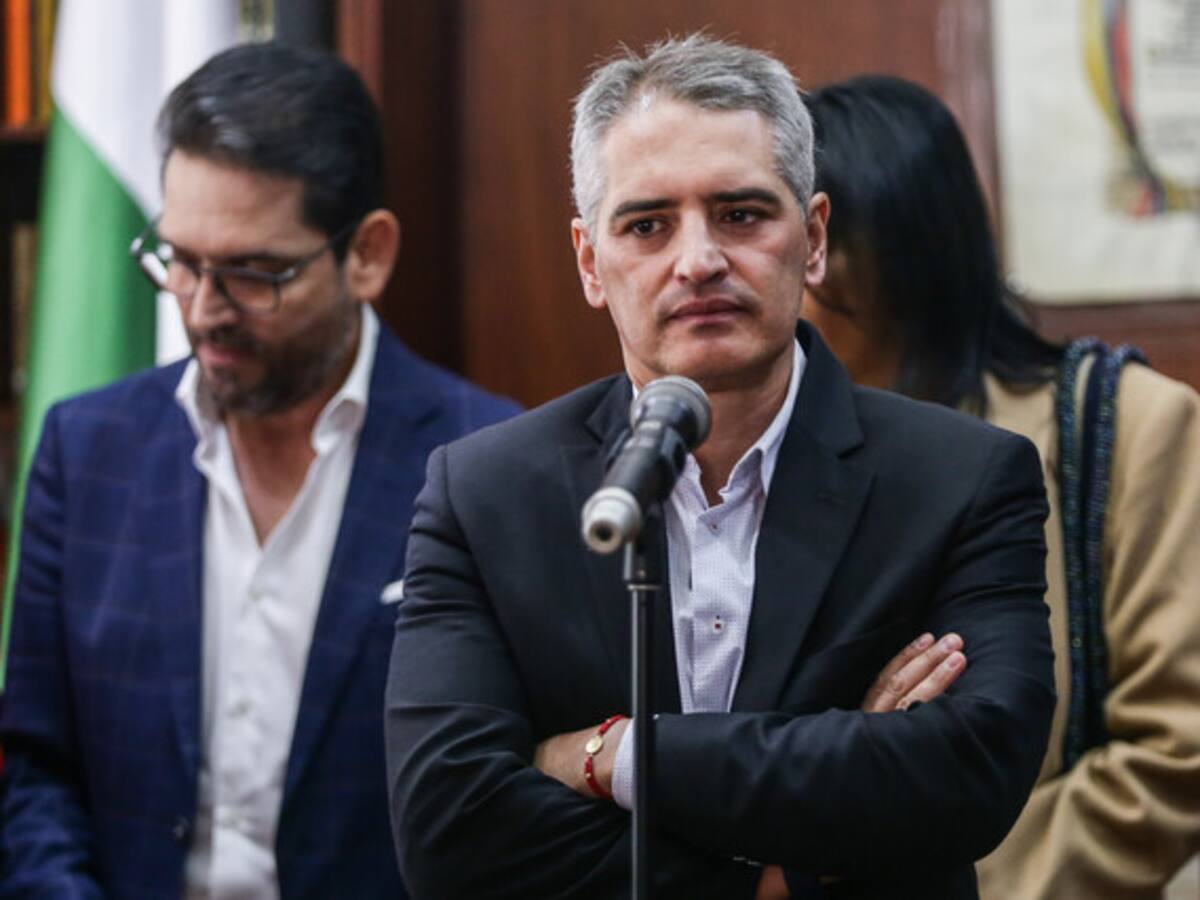 Al Oído: ¿Andrés Julián Rendón se va del Centro Democrático?