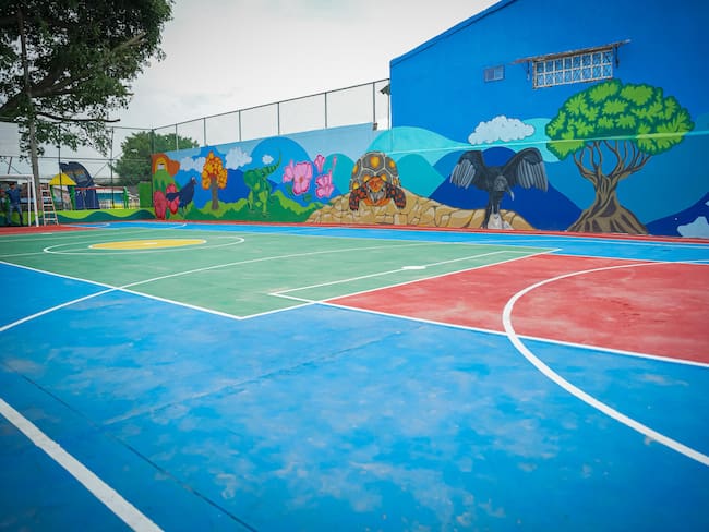 Nueva cancha múltiple y parque infantil en Las Delicias en Cartagena, con la Gobernación de Bolívar