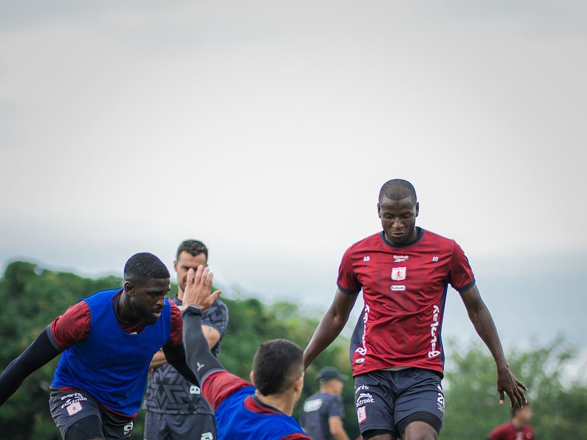 América de Cali presenta su primera convocatoria y recibe al Inter de Bogotá en un debut histórico