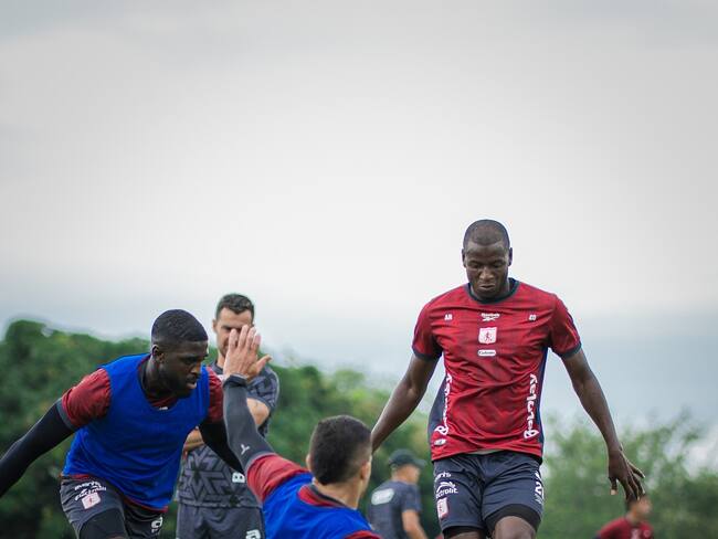 América de Cali presenta su primera convocatoria y recibe al Inter de Bogotá en un debut histórico