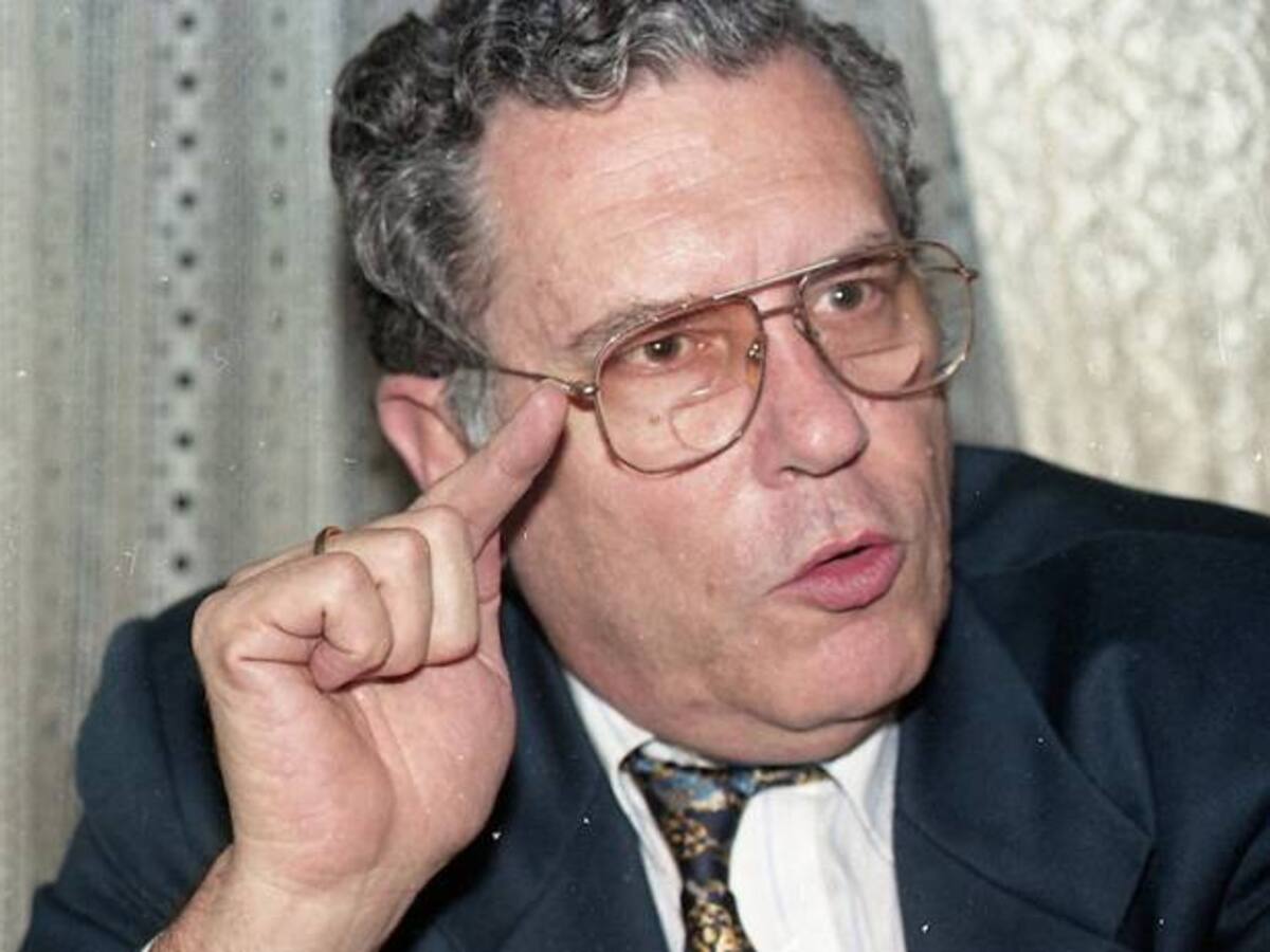 Corte archivó investigación contra Carlos Holguín