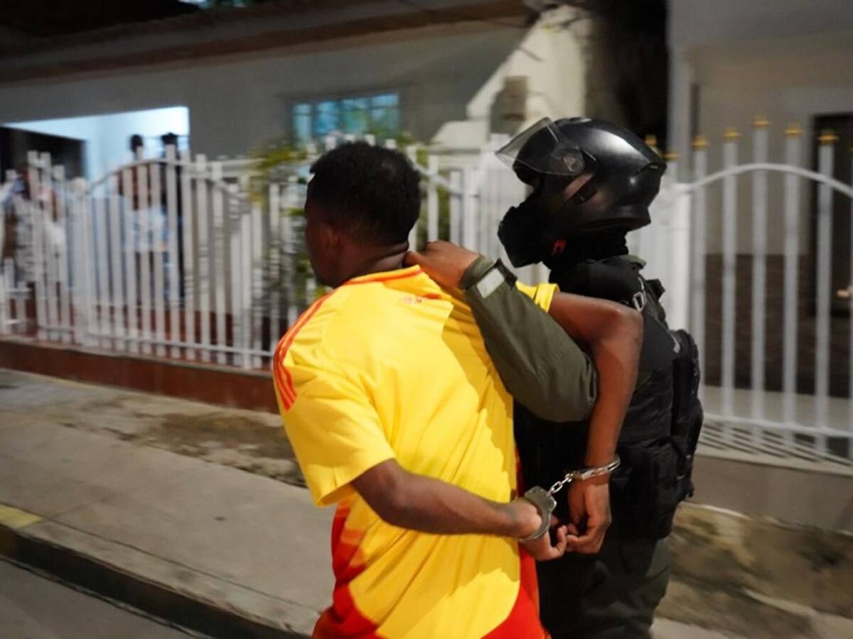 Un capturado y dos establecimientos cerrados dejan operativos en barrios de Cartagena