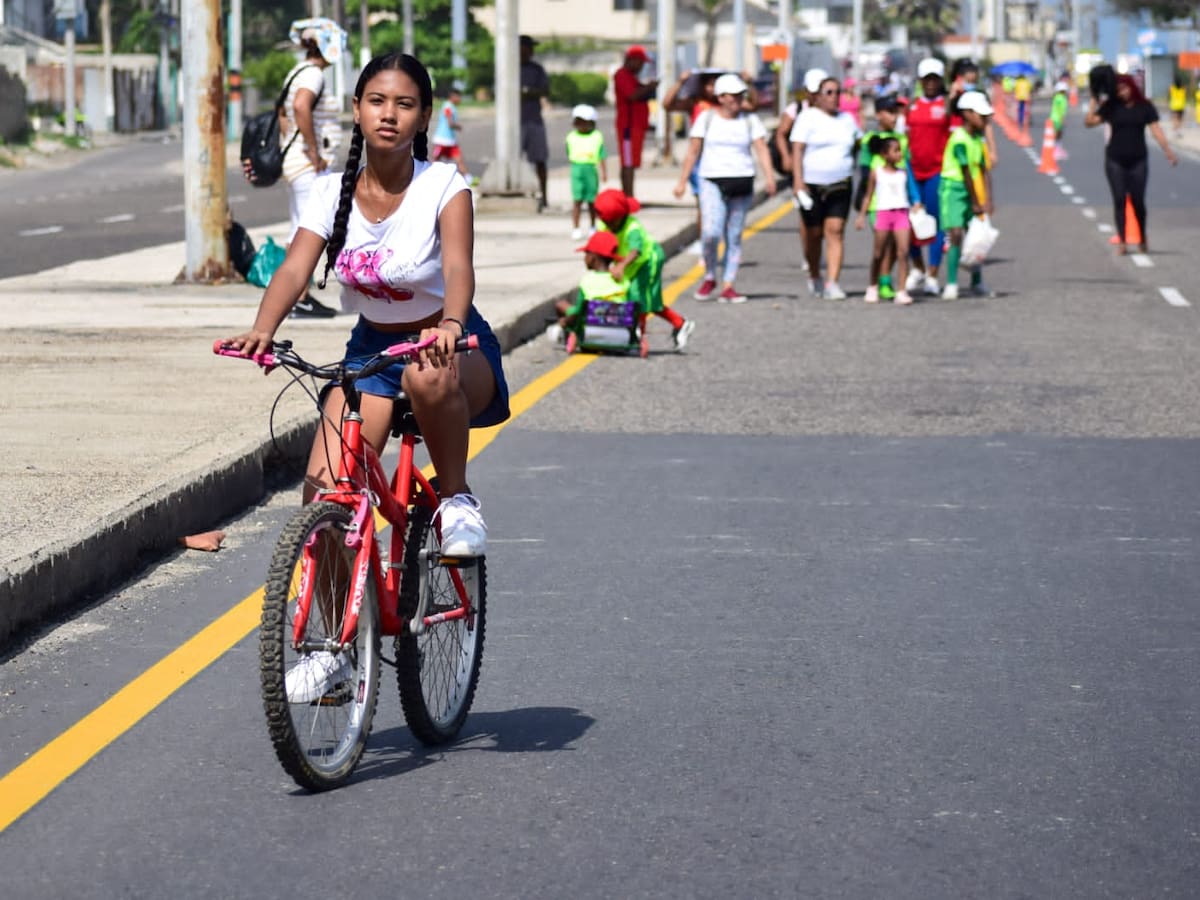 Ciclovía Dominical se tiñe de rosa en Cartagena
