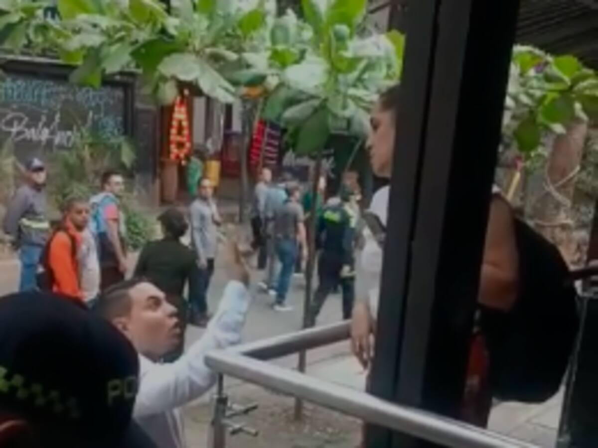 Jefe de seguridad ordenó hacerle anotación a mujer que le gritó al alcalde Daniel Quintero