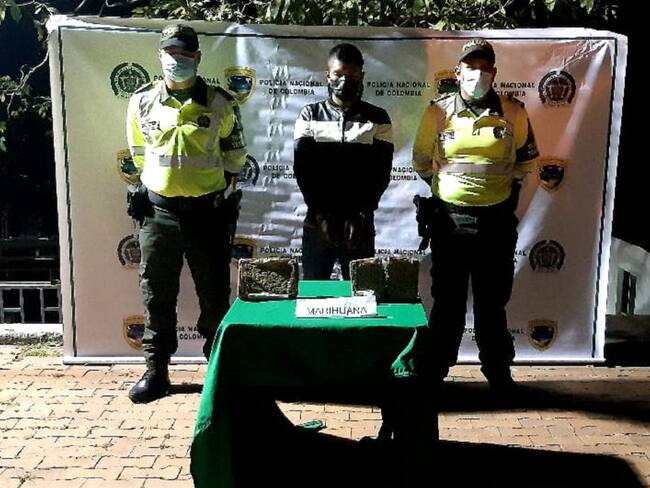 Capturado llevando como equipaje dos kilos de marihuana