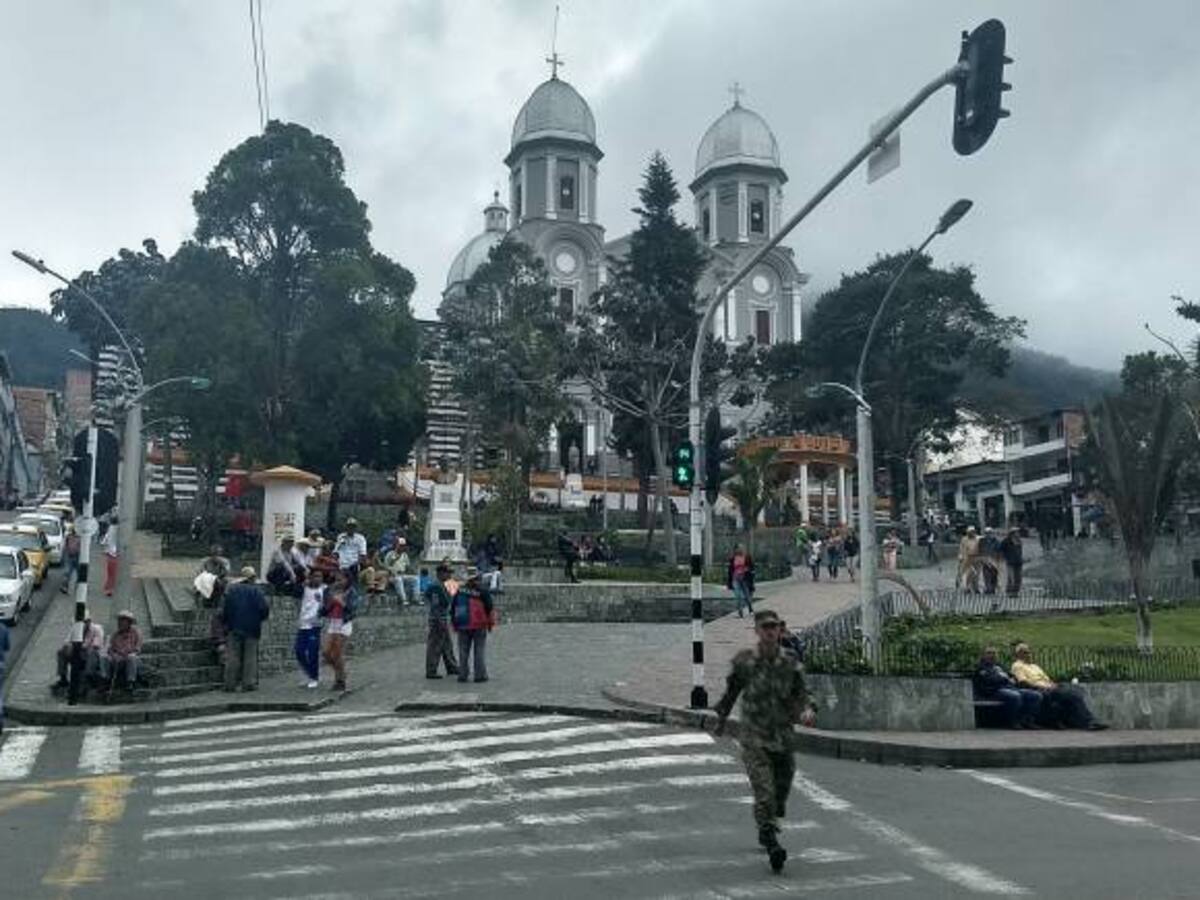 Clan del Golfo podría estar detrás del asesinato de geólogos: Gobernador