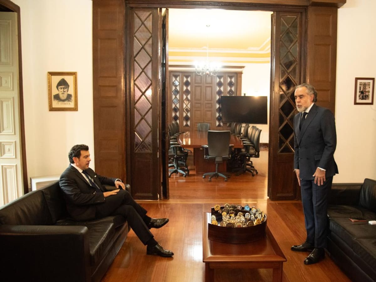 Empalme en MinInterior: así fue el encuentro entre Rodrigo Lara y Armando Benedetti