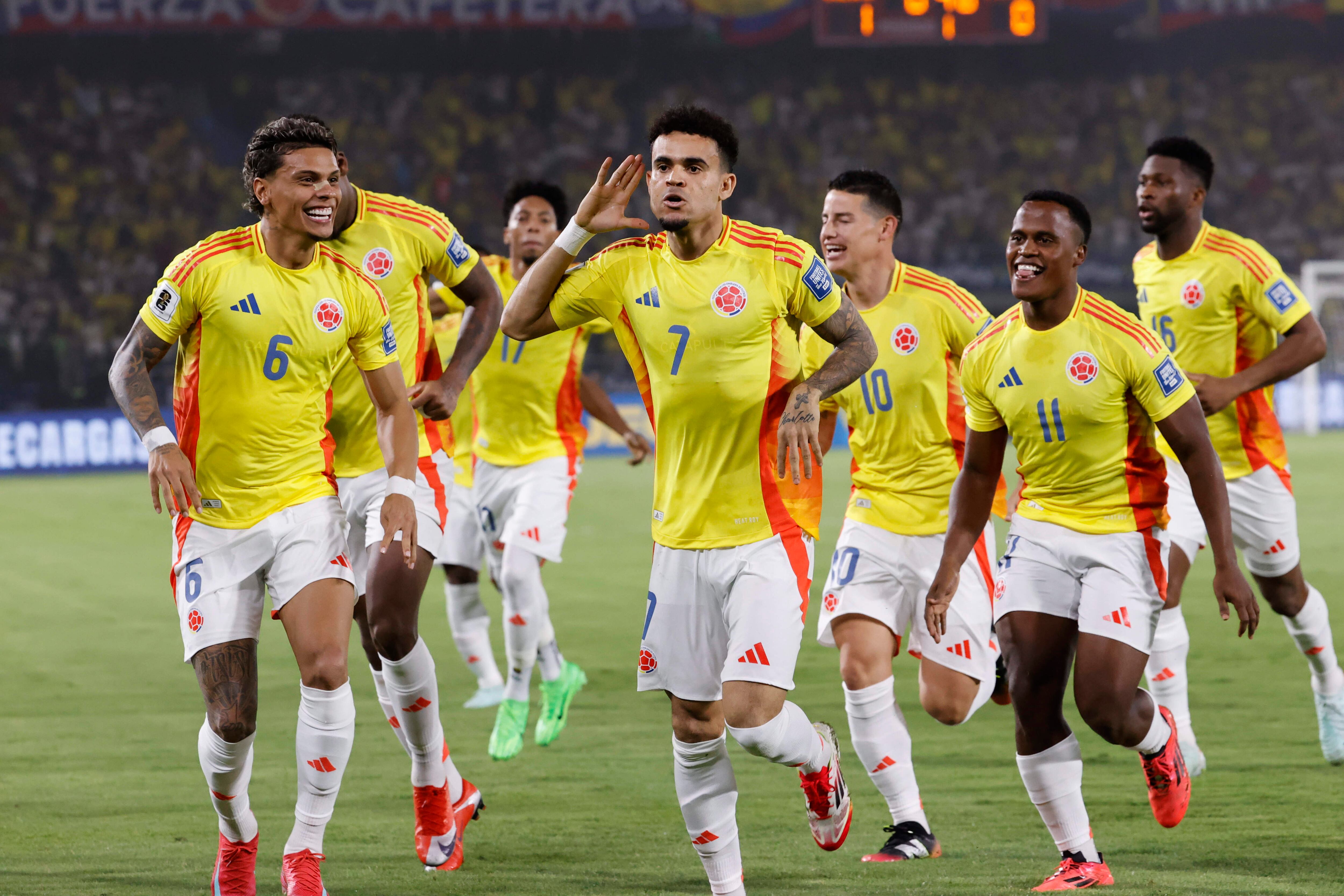 Luis Díaz celebra su sexto gol por Eliminatorias. EFE/Mauricio Dueñas Castañeda