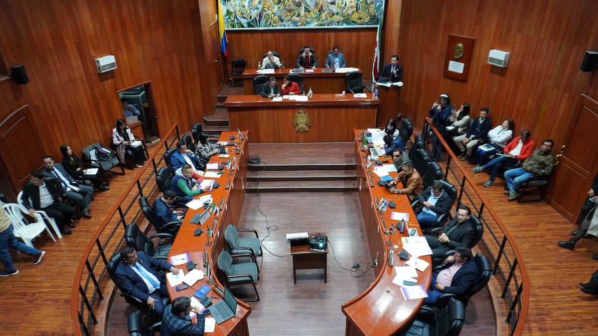 Amaya cita a extras a los diputados para que estudien ocho proyectos de ordenanza