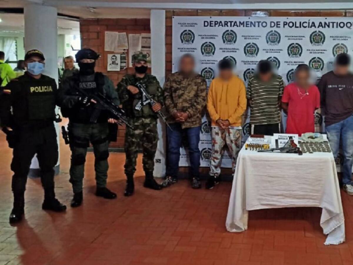 La captura de cinco personas evita la expansión de un grupo ilegal en Salgar