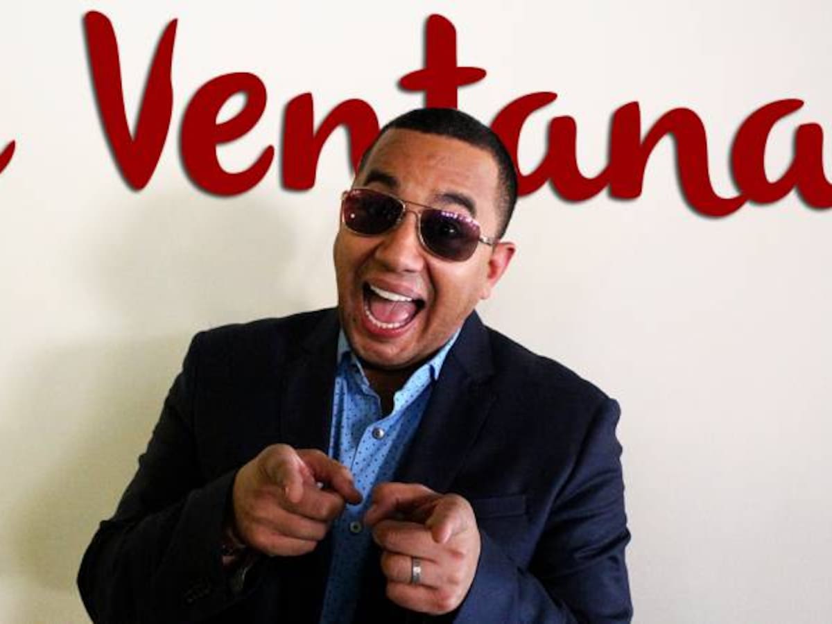 Felipe Peláez da una serenata en La Ventana