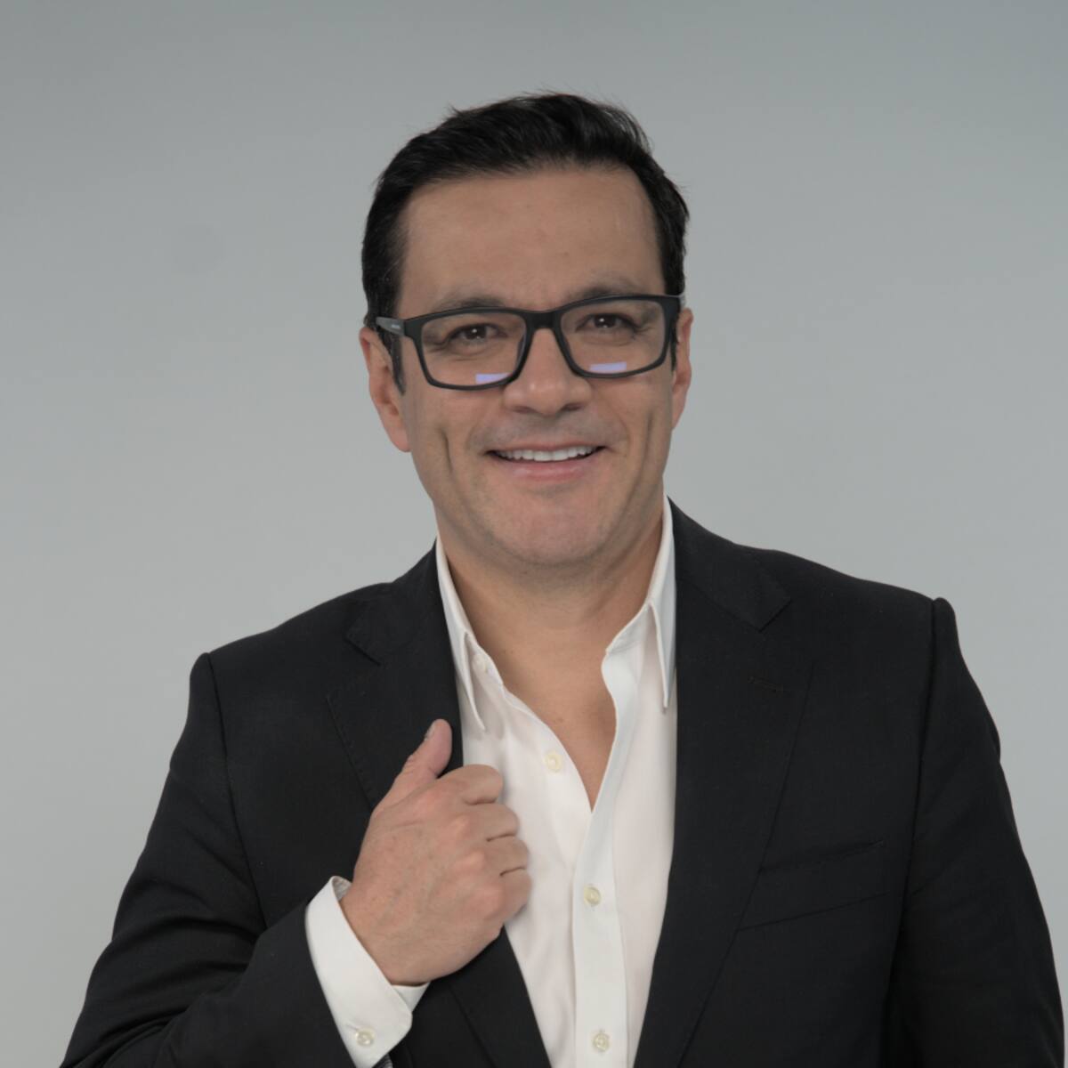 A Juan Diego Alvira le sacaron canción con IA: así suena