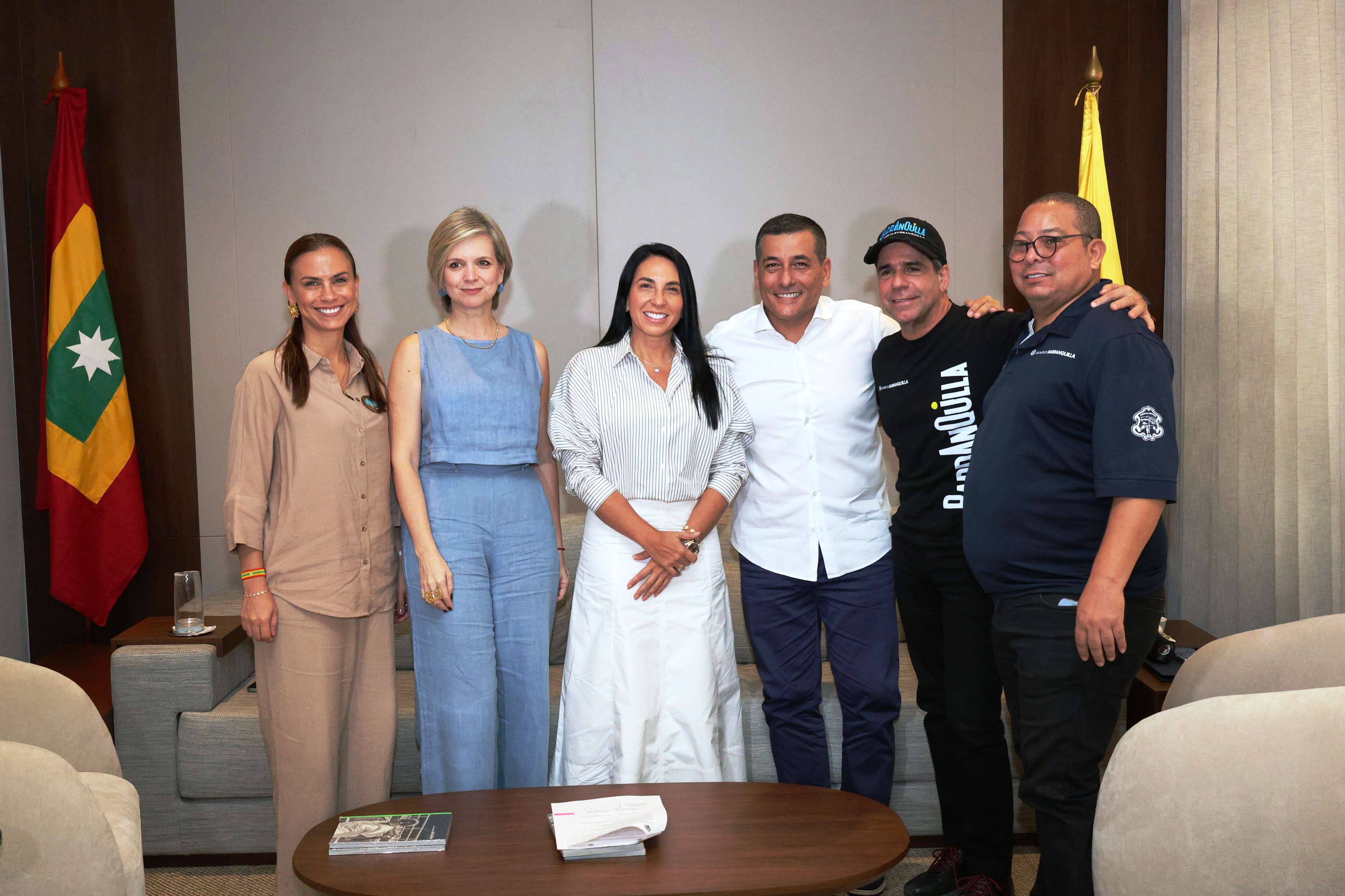 Cartagena y Barranquilla firman memorando de hermandad de las Fiestas de la Independencia