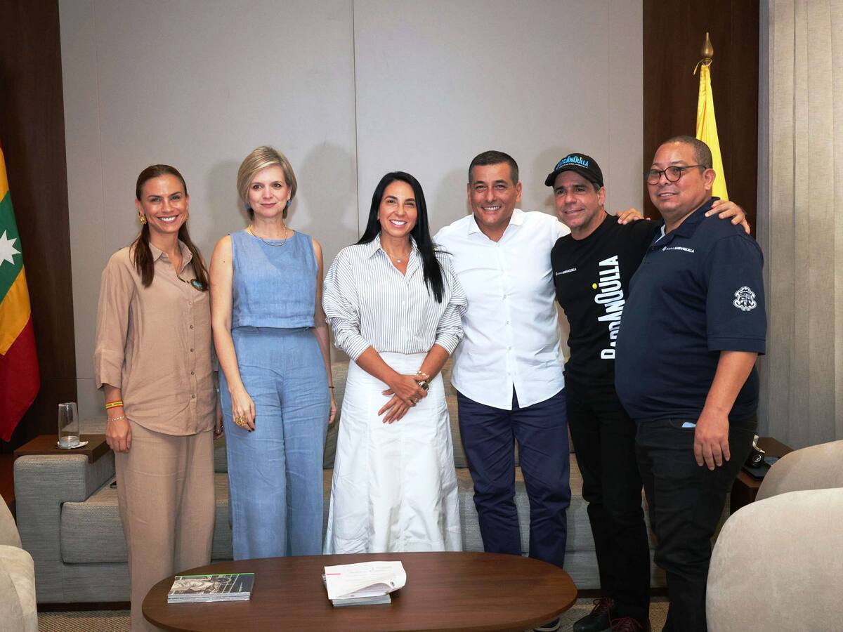 Cartagena y Barranquilla firman memorando de hermandad de las Fiestas de la Independencia