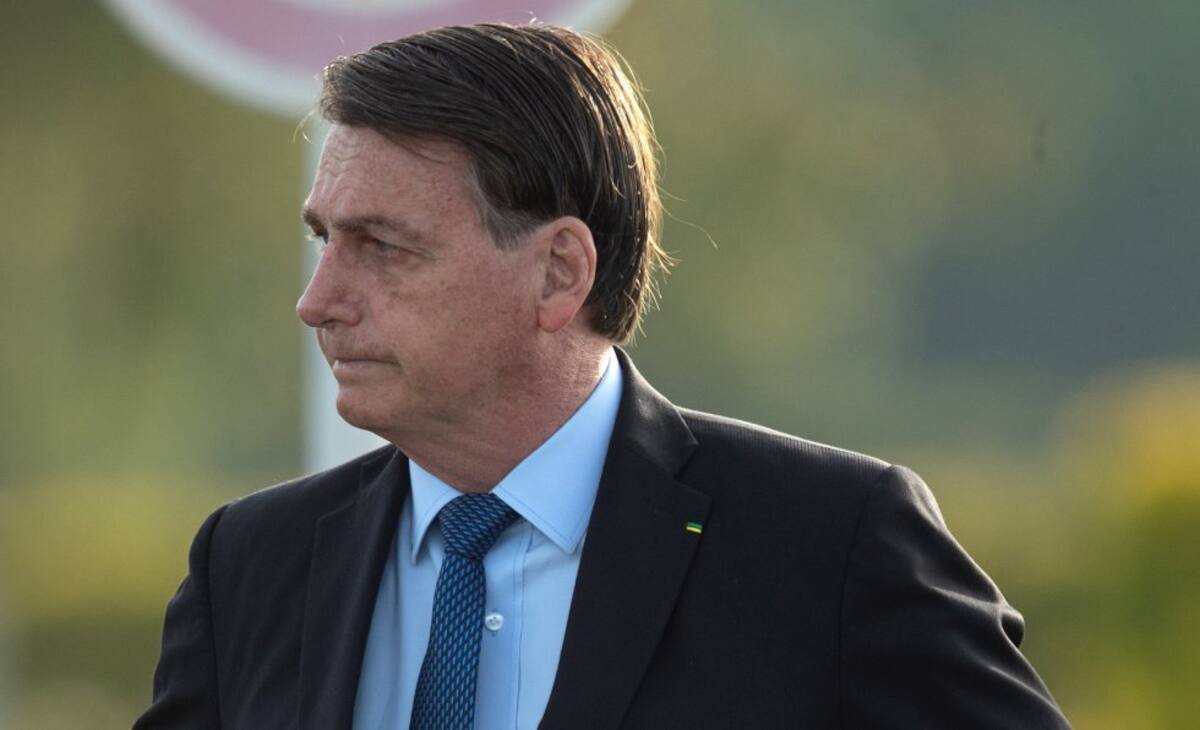 Una semana después, Twitter eliminó un tuit de Bolsonaro en el que incitaba a la gente a ir a trabajar y en que el mencionaba que el uso de cloroquina era efectivo.