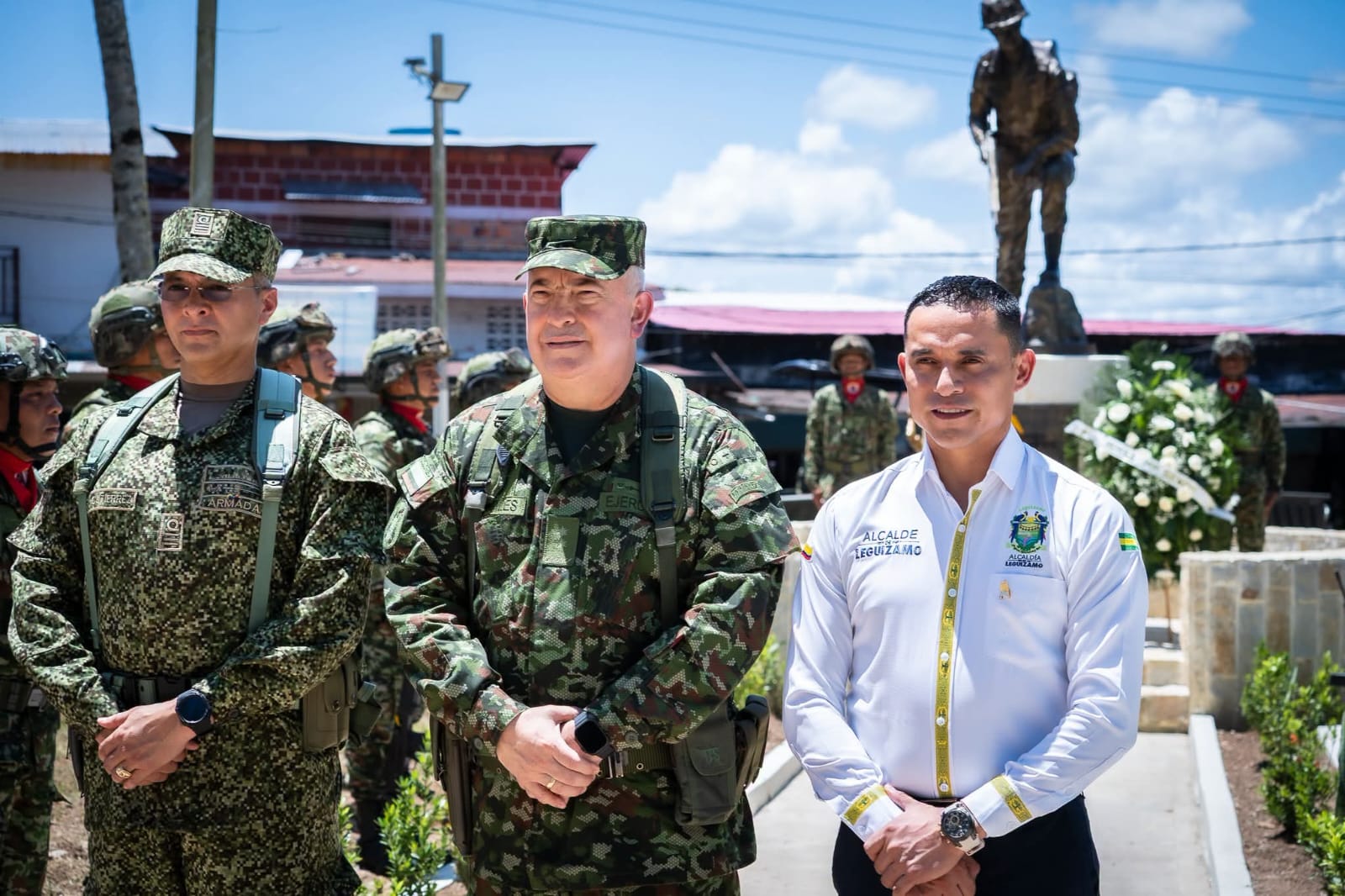 Inauguración del monumento Los Héroes, en homenaje a los 69 integrantes de la Fuerza Pública. Foto Relacionada
