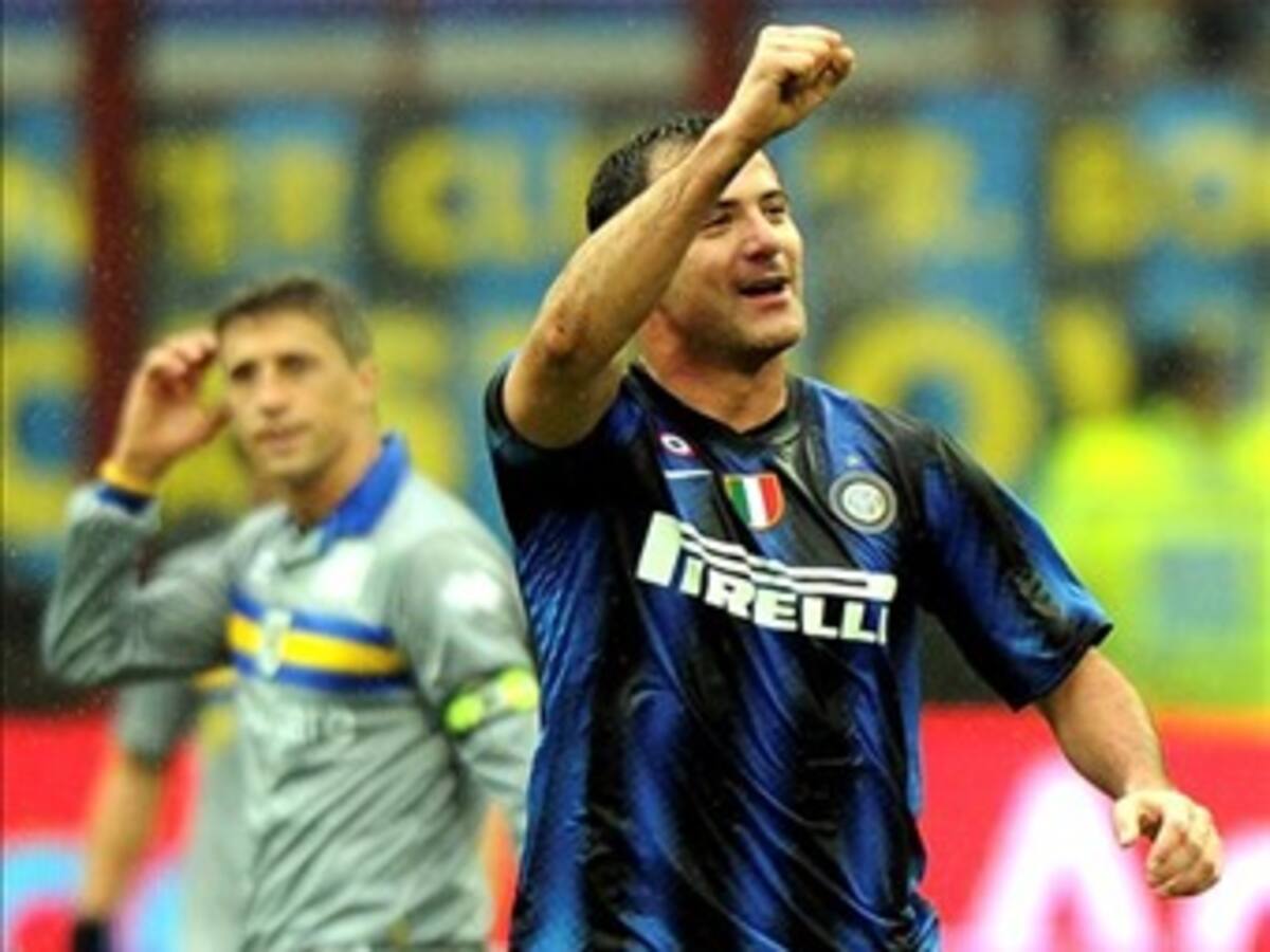 El Inter golea sin Eto''o y el Lazio malogra la ocasión de acercarse al Milán