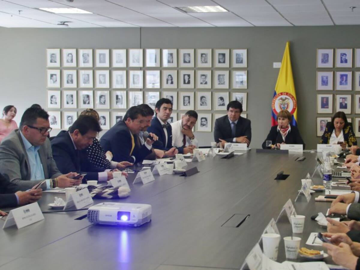 Hoy inicia la negociación al incremento del salario mínimo para el 2019