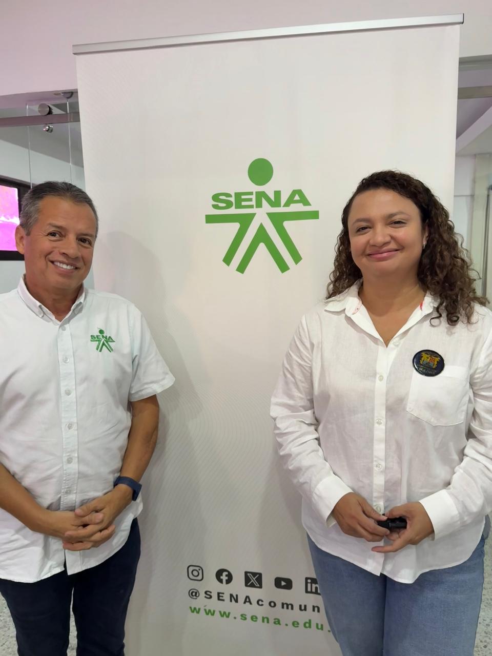 Jaime Torrado Casadiegos director regional del SENA y secretaria de educación de Bolívar, Crijulieth Ramos. // SENA Bolívar