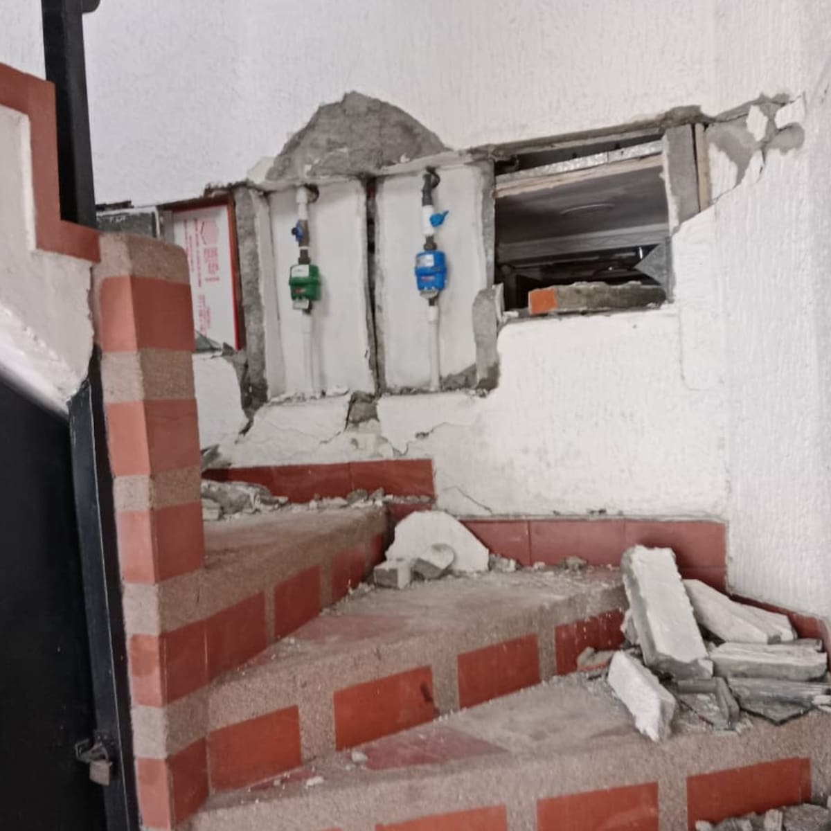 Suplantan ingenieros para revisar edificios afectados por el terremoto en Armenia