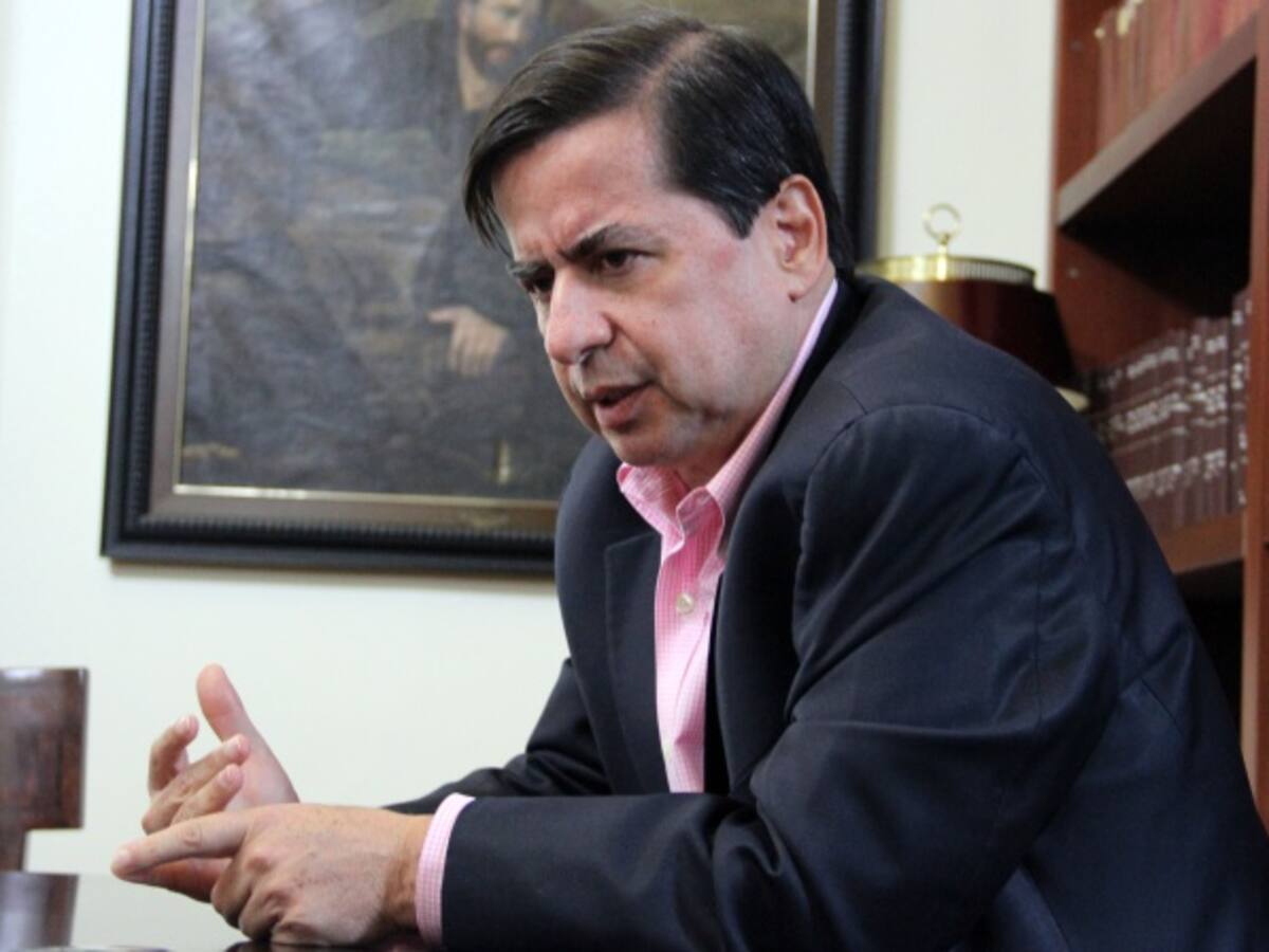 "Recolección de firmas es un circo": Juan Fernando Cristo
