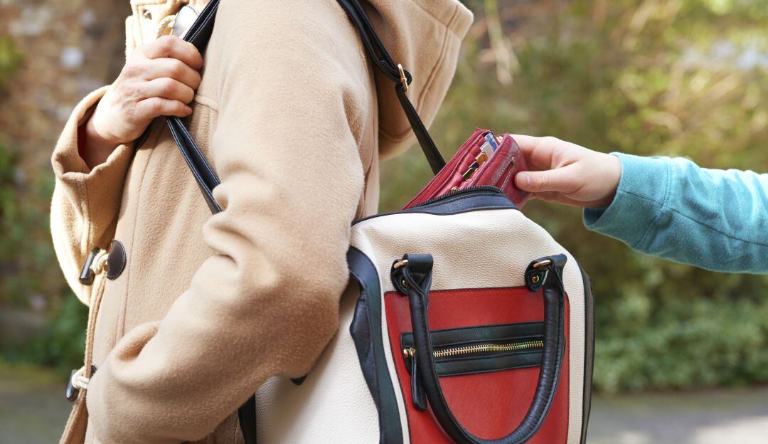 Denuncia: Jóvenes alemanas son robadas por primera vez en Bogotá