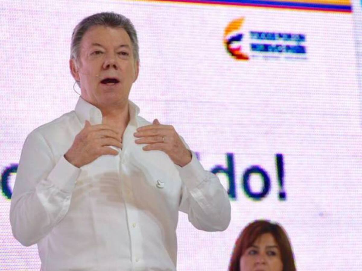 Hay que mantener el rumbo y alejarse de los extremos tanto de izquierda como de derecha: Santos