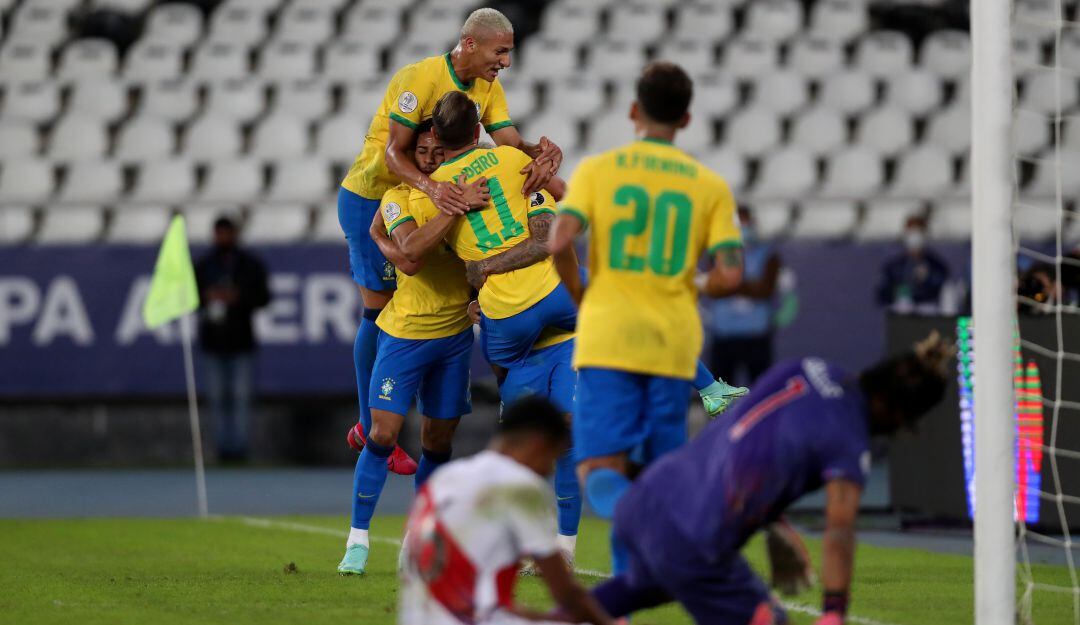 Brasil golea a Perú y es el primer clasificado a cuartos de la Copa América