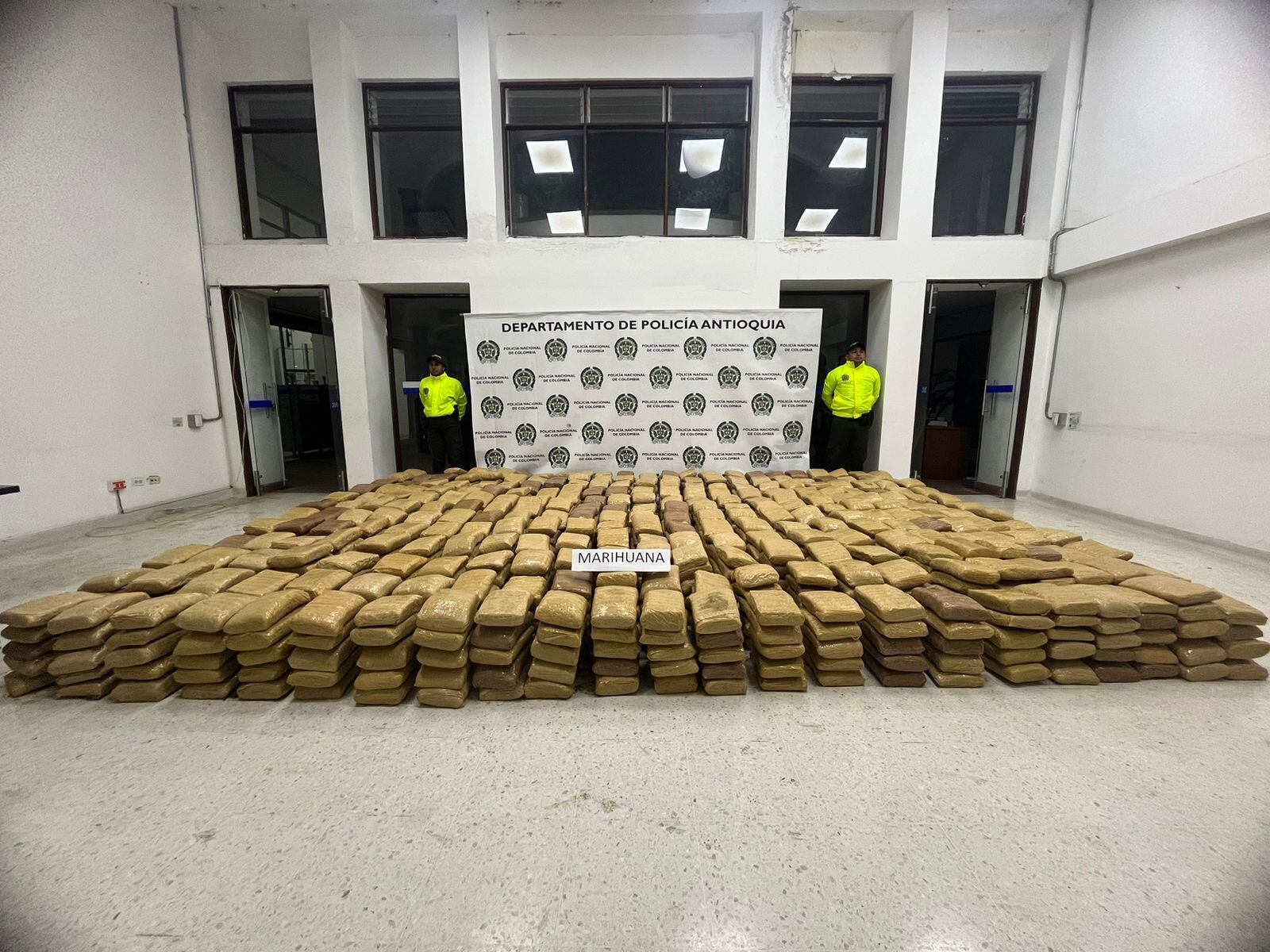 Marihuana incautada- foto policía