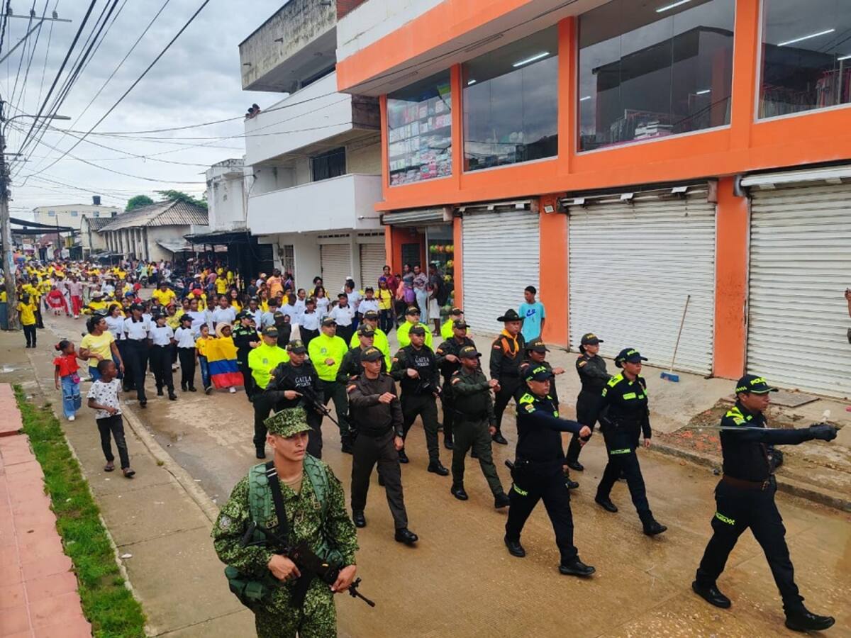 Policía y comunidad de María La Baja conmemoraron el Día de la Batalla de Boyacá