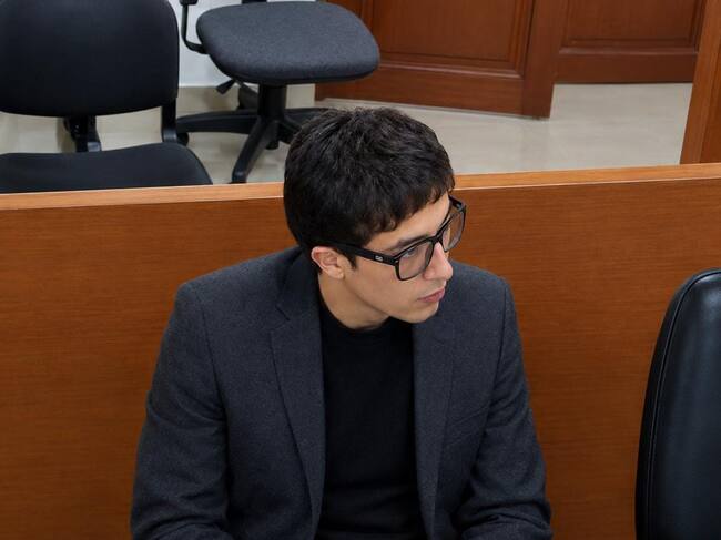 Julián David Torres Corredor, presunto agresor del teniente Jairo Bolívar Vargas, continuará su proceso judicial en libertad.