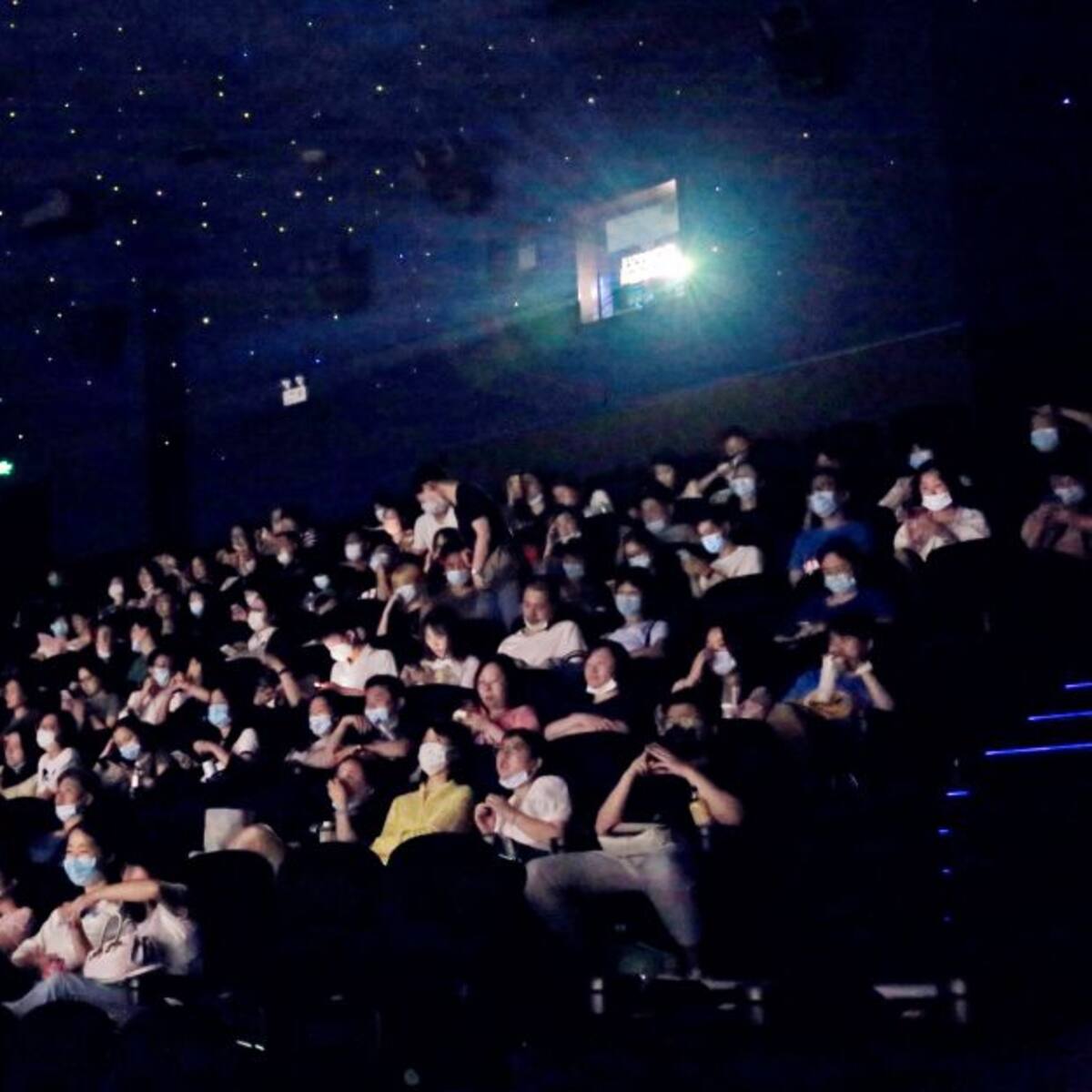 China prohíbe mostrar hombres "afeminados" en el sector audiovisual