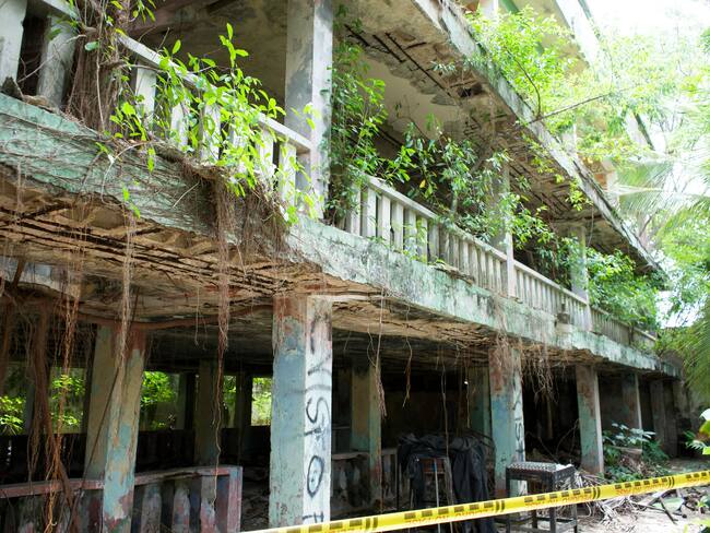 Edificio en ruinas que amenaza a la comunidad de la Urbanización Portal del Virrey será demolido