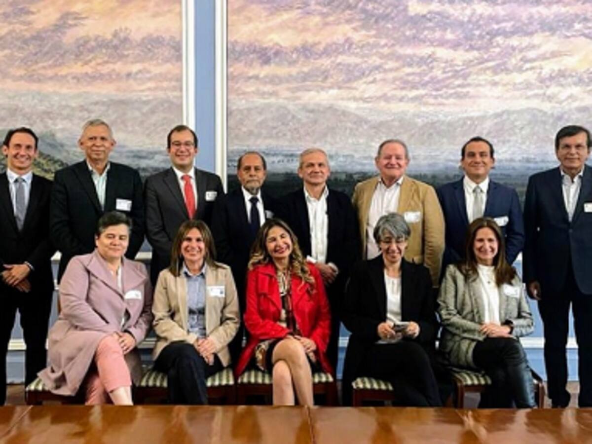Empresarios de Santander se reunieron con el hombre con más poder en el gobierno de Petro