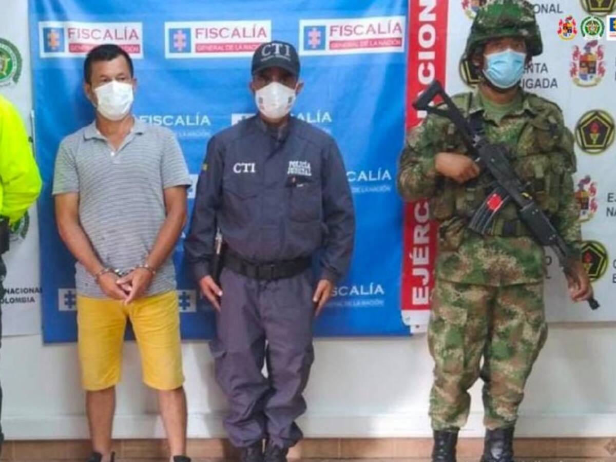 Cárcel para hombres que abusaron de adolescente
